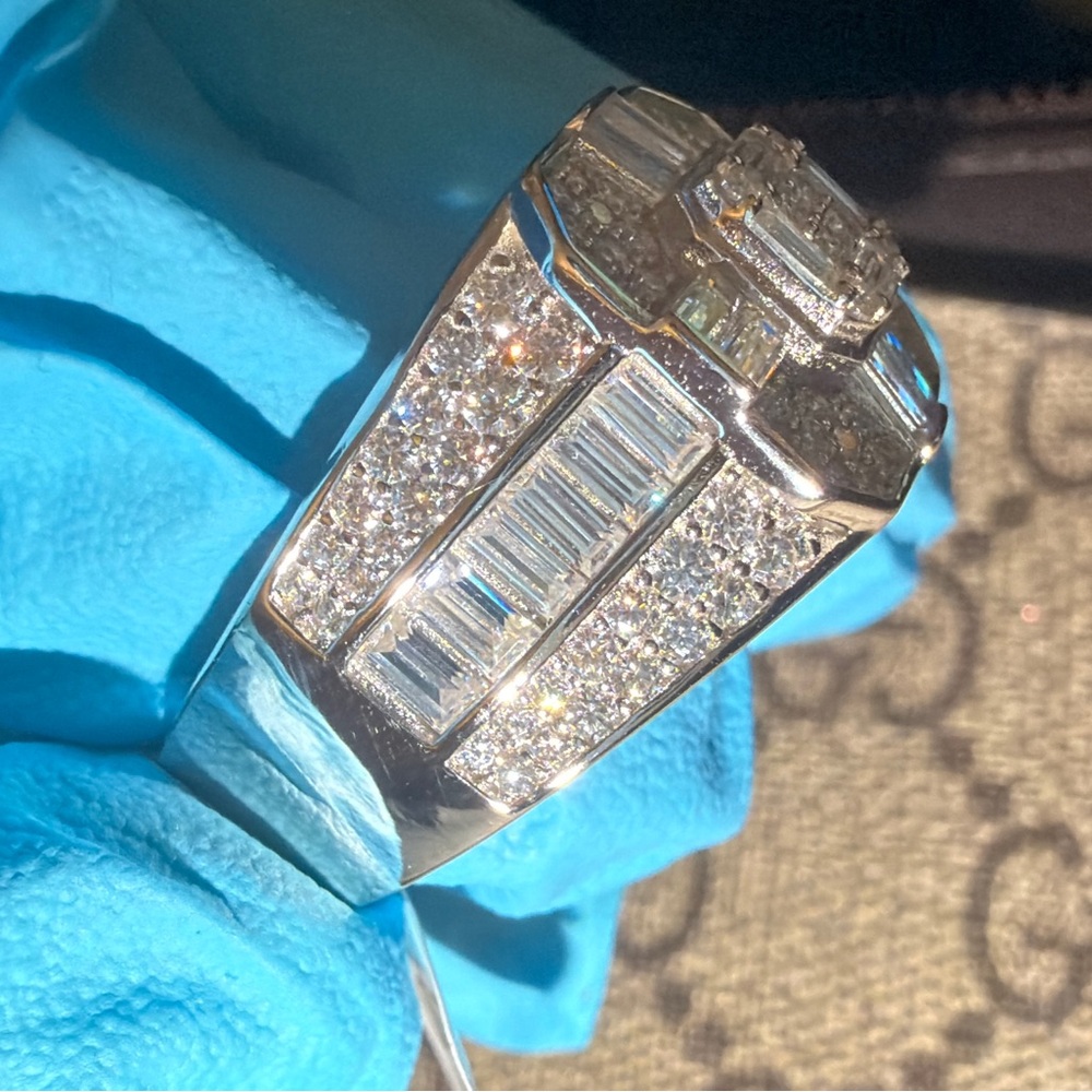 MOISSANITE
solid 925 SILVER 5.00CTW
$ 1300.00 size 12 - Picture 10 of 12